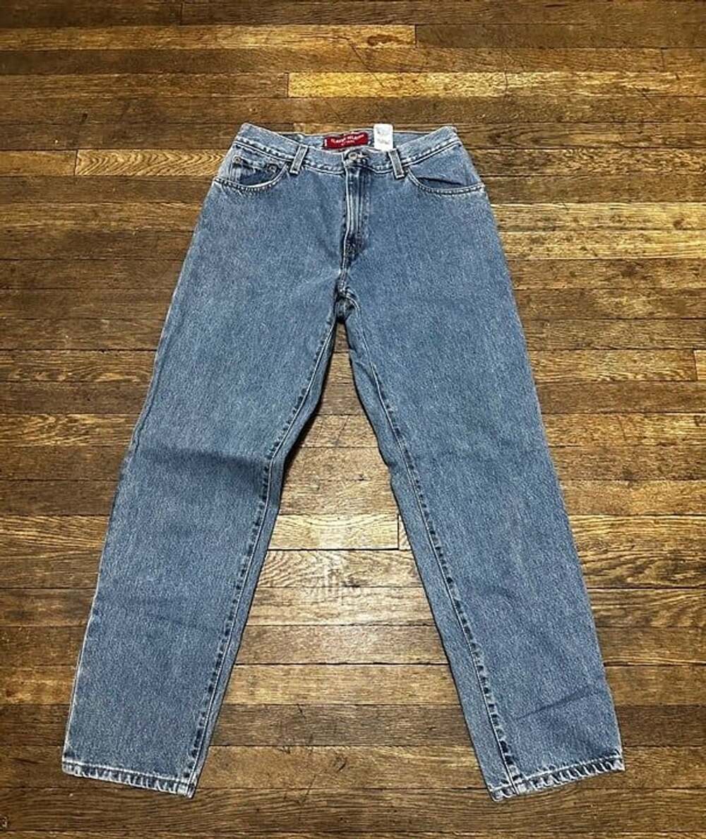 Vintage Y2K Women’s Levi’s jeans 550 10 MIS M measurements: 28x30